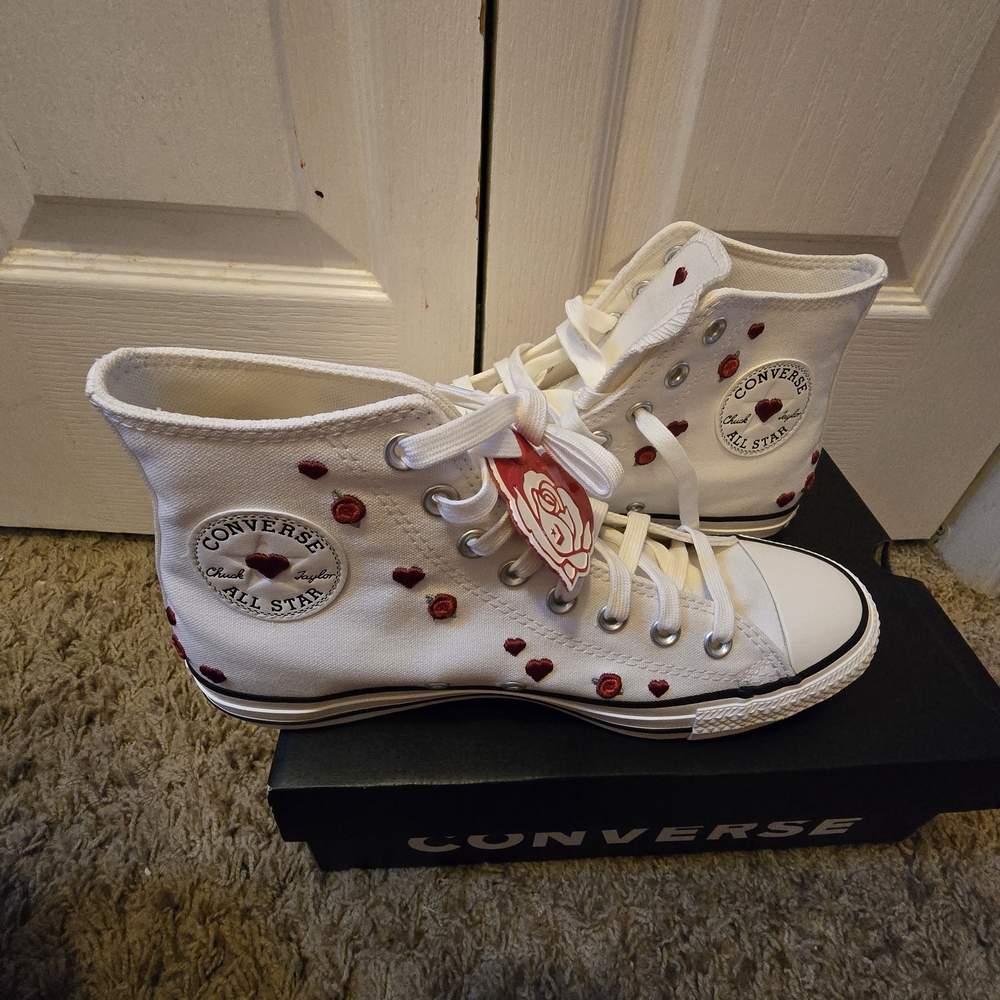 Converse All Stars White With Red Heart And Roses High-Top Sneakers NIB